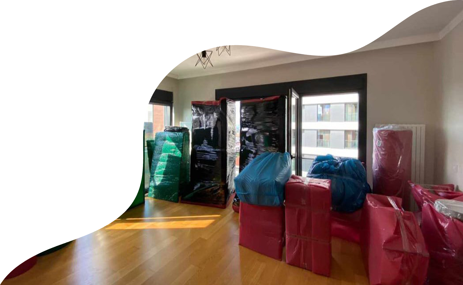 Eşyalarınızı Özenle Paketliyoruz
